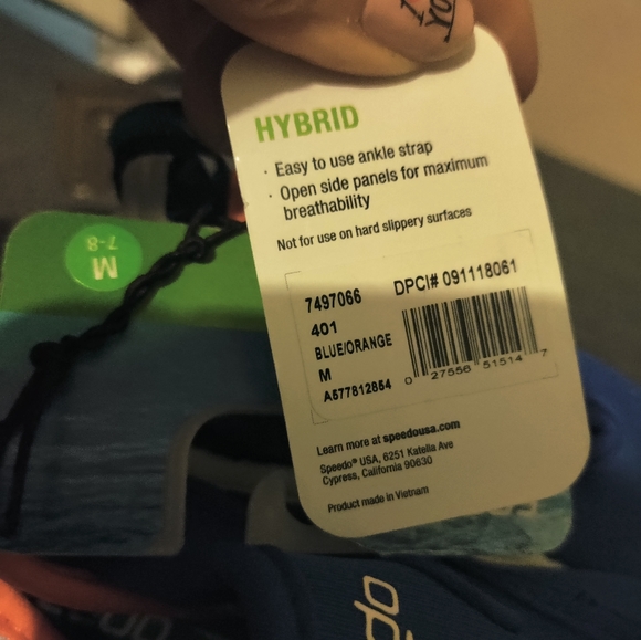 2 pairs of shoes size 7/8 toddler - Picture 7 of 10